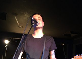 Kisschasy – Pier Hotel, Frankston