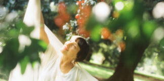 EMILY ULMAN RETURNS WITH SPARKLING NEW SINGLE SEVERE CLEAR THE TITLE TRACK FROM HER FORTHCOMING ALBUM, SEVERE CLEAR, OUT OCTOBER 10