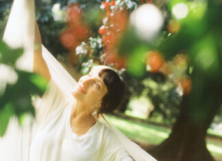 EMILY ULMAN RETURNS WITH SPARKLING NEW SINGLE SEVERE CLEAR THE TITLE TRACK FROM HER FORTHCOMING ALBUM, SEVERE CLEAR, OUT OCTOBER 10